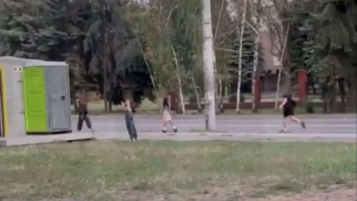 Підлітки знущалися з жінки на Дніпропетровщині