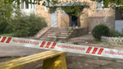 Недоношенный младенец обнаружили в канализации на Днепропетровщине