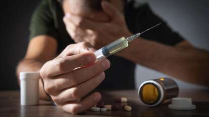 Отримували наркотики шахрайським шляхом: у Дніпрі викрили двох чоловіків