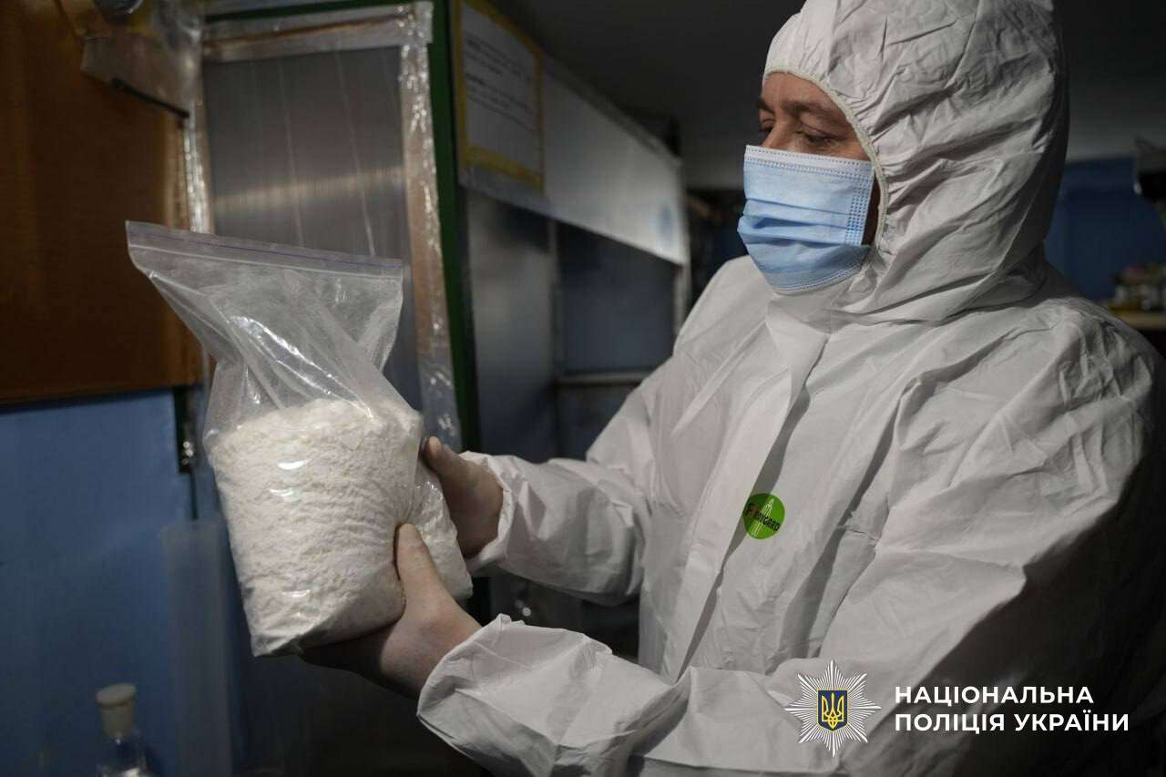 Масштабний наркобізнес ліквідували на Дніпропетровщині: судитимуть 11 учасників