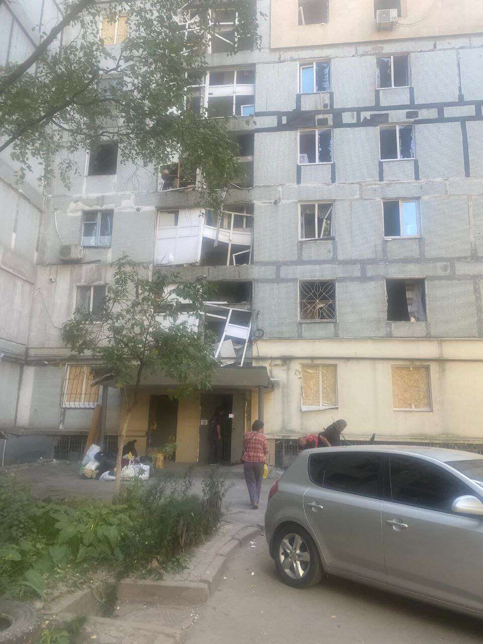 У Дніпрі частину пошкодженої внаслідок атаки рф багатоповерхівки визнали аварійною