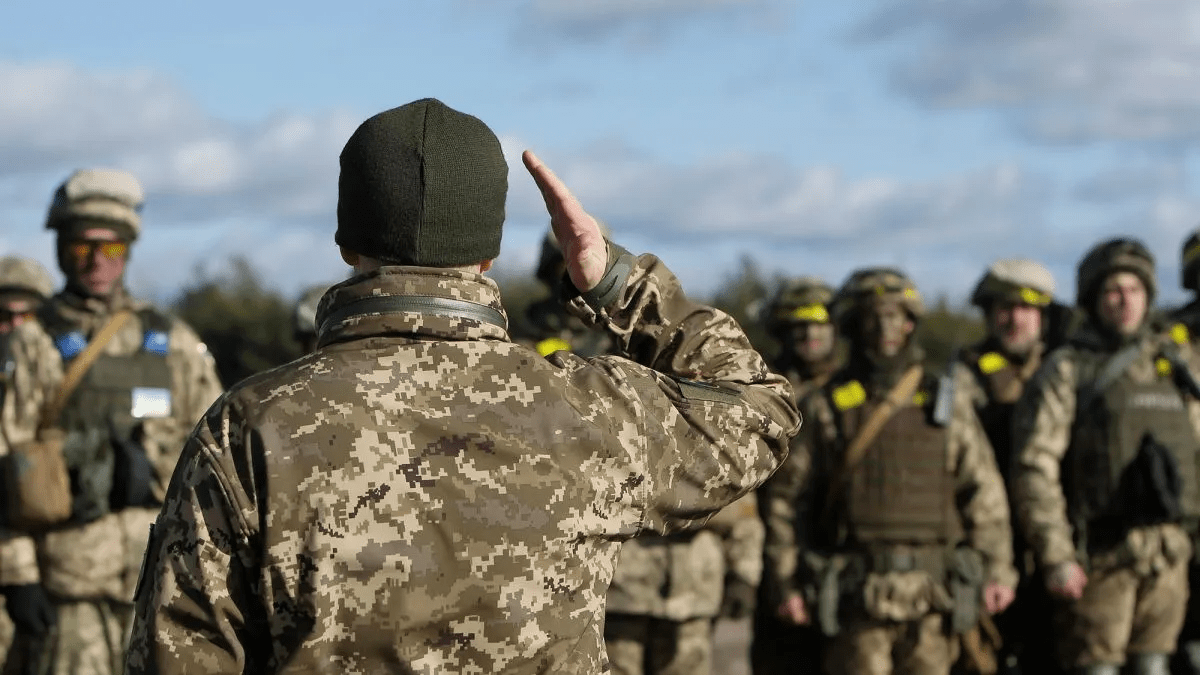 Мобілізація-2025: дніпрянам розʼяснили нові правила служби за місцем проживання
Багато військовозобов’язаних сподівалися, що зможуть проходити службу поруч із домом, особливо ті, хто виховує дітей чи доглядає за близькими. Проте…