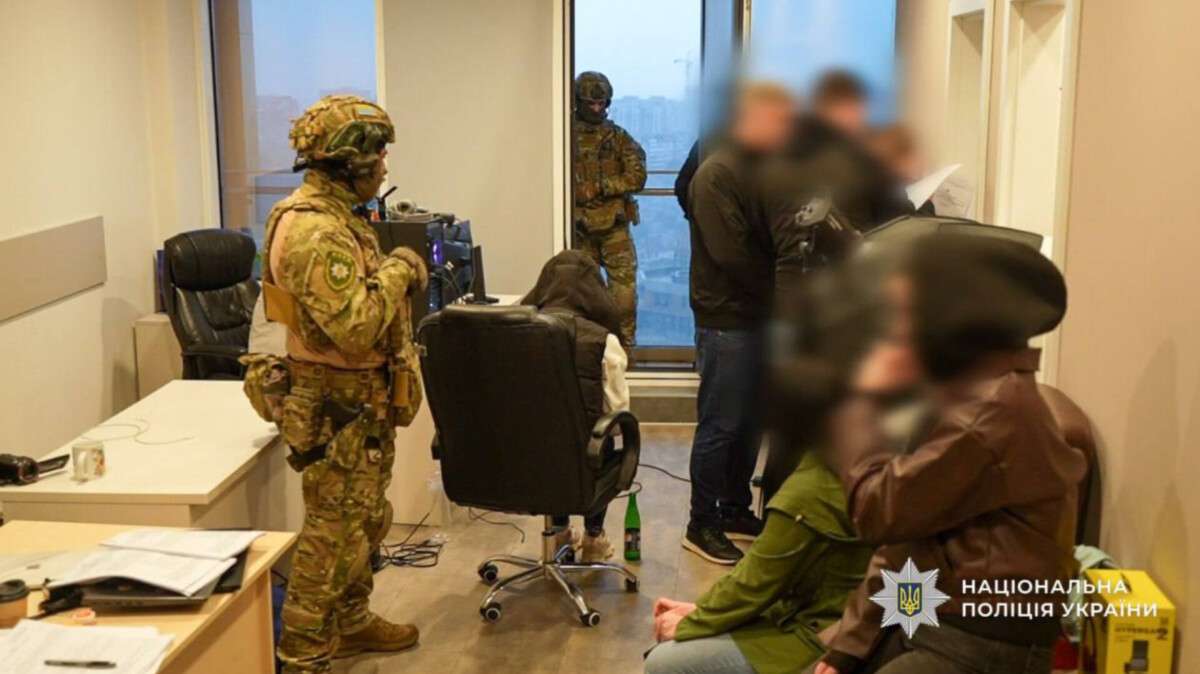 Шахрайський call-центр організував уродженець Дніпропетровщини - ошукали 1500 людей