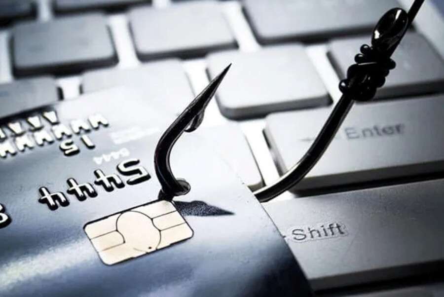 Шахрайство з банківськими картками