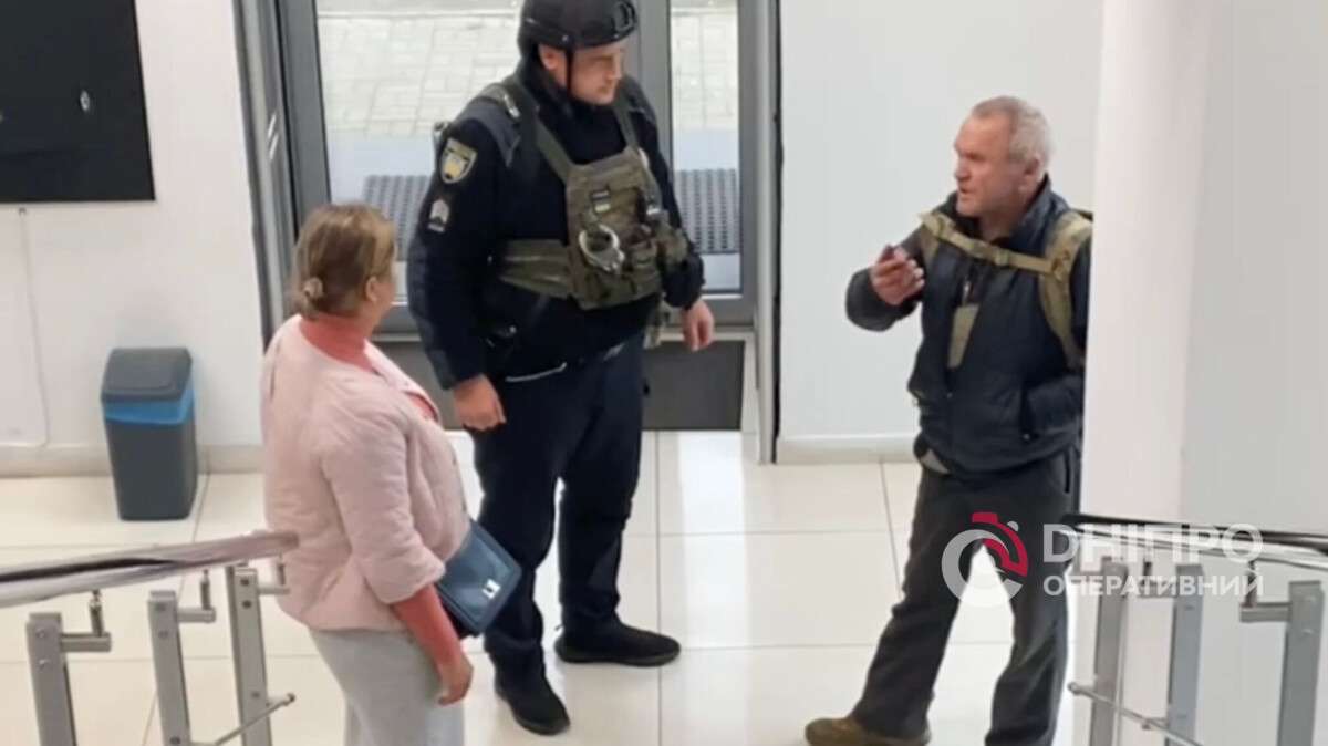 "Чіплявся до дитини": що відомо про інцидент на Дмитра Яворницького