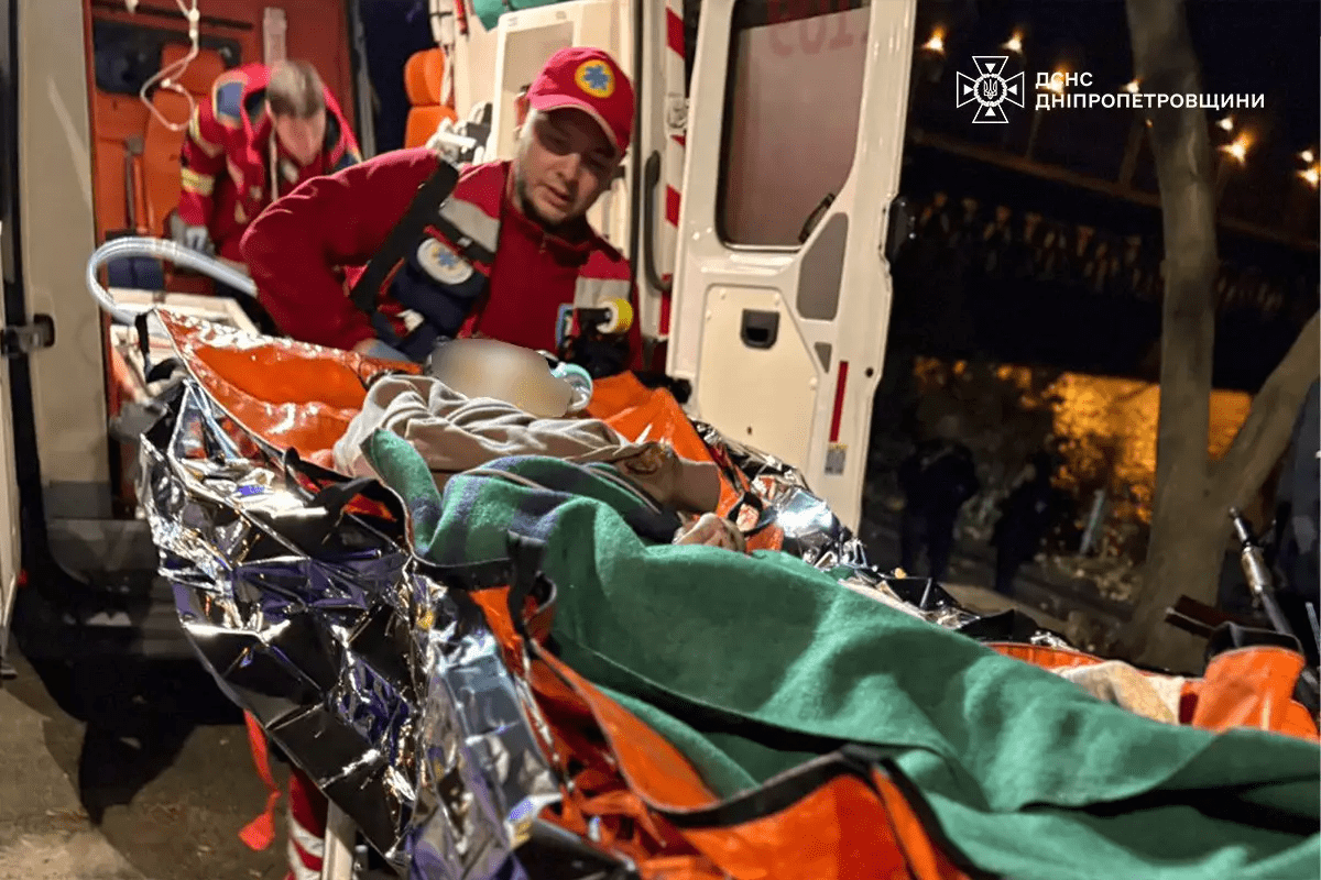 Девушка прыгнула с моста в Днепре