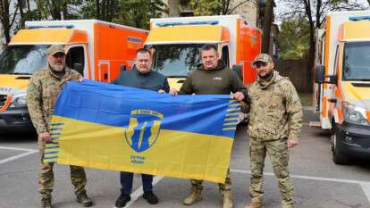 Допомога Силам оборони: Дніпро передав ще три карети "швидкої"
