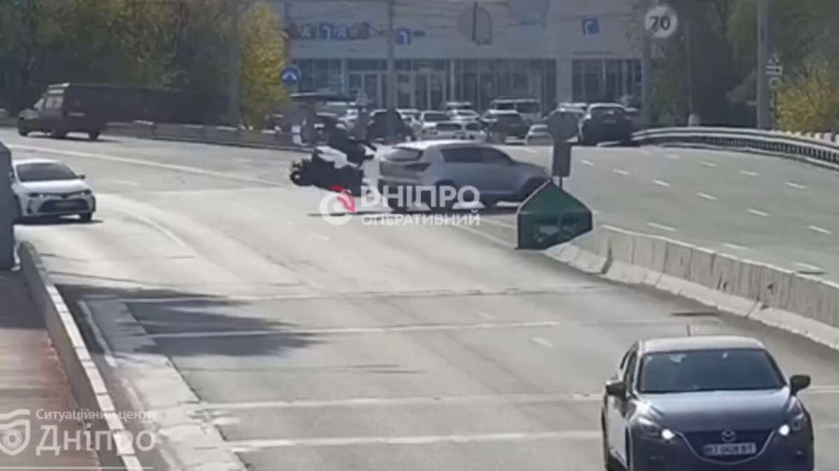 ДТП на Новом мосту: мотоциклист перекрутился в воздухе