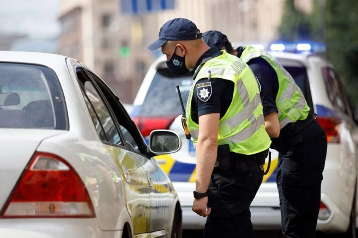 Що робити, якщо поліція перевищує свої повноваження: поради юристів
В умовах, коли дотримання законності є критично важливим, випадки перевищення повноважень з боку правоохоронців, на жаль, досі трапляються. Кожен громадянин…