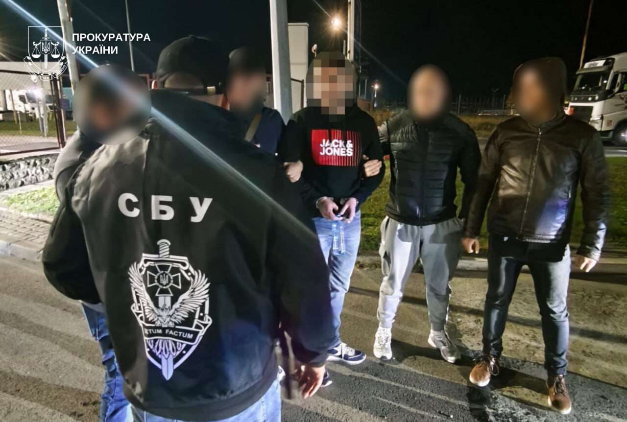 Учасника наркоугруповання з Дніпра затримали в Німеччині
З Німеччини до України екстрадували учасника злочинної організації, яка займалася виготовленням і збутом наркотиків у Дніпрі. Про це повідомляє «Дніпро…