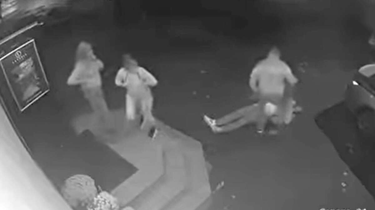 Стрельба возле "Латарии" 28 октября: рецидивист избил двух силовиков