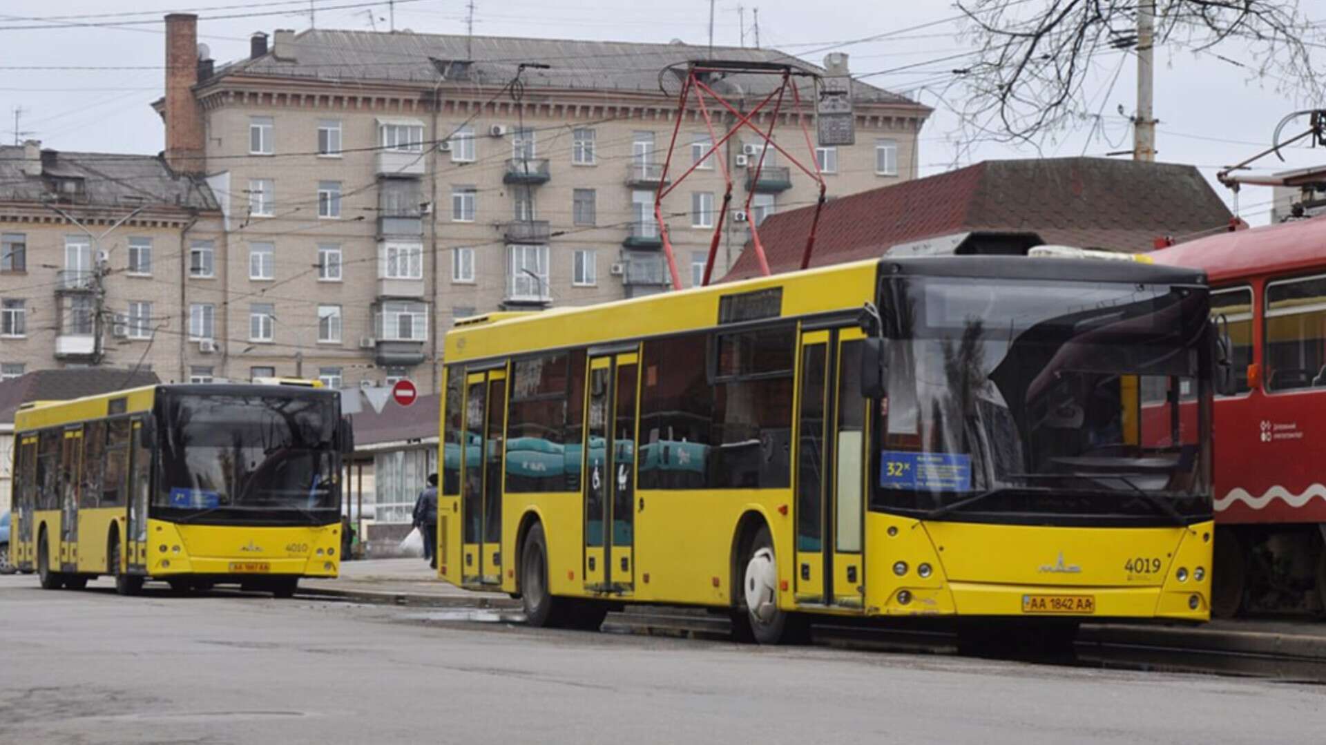 У Дніпрі на два дні зміниться робота електротранспорту: інформація для пасажирів
З ранку 1 листопада та до вечора наступного дня у Дніпрі запроваджують зміни в роботі електротранспорту - один з трамвайних…