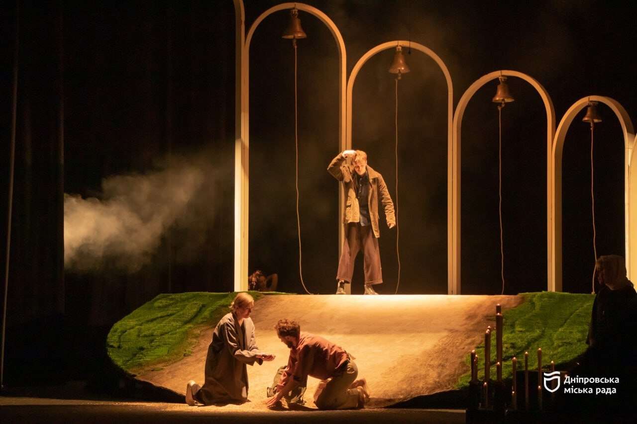 Спектакль Мамы в Днепре