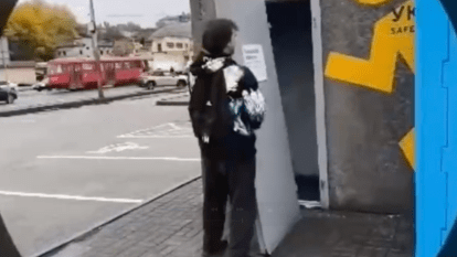 Хулиганы повредили укрытие