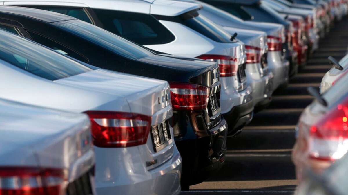 Топ-10 подержанных авто из-за рубежа в октябре 2025