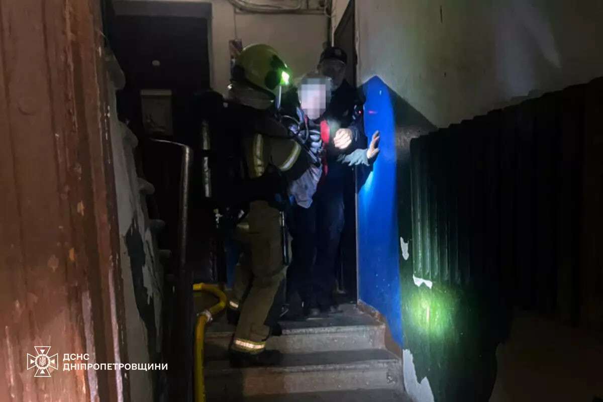 Пожар в многоэтажке на Днепропетровщине: есть погибший и пострадавший