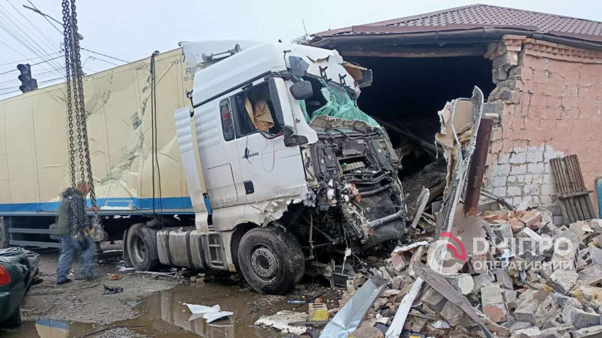 Масштабна ДТП на Старочумацькій 15 листопада - кадри з місця події