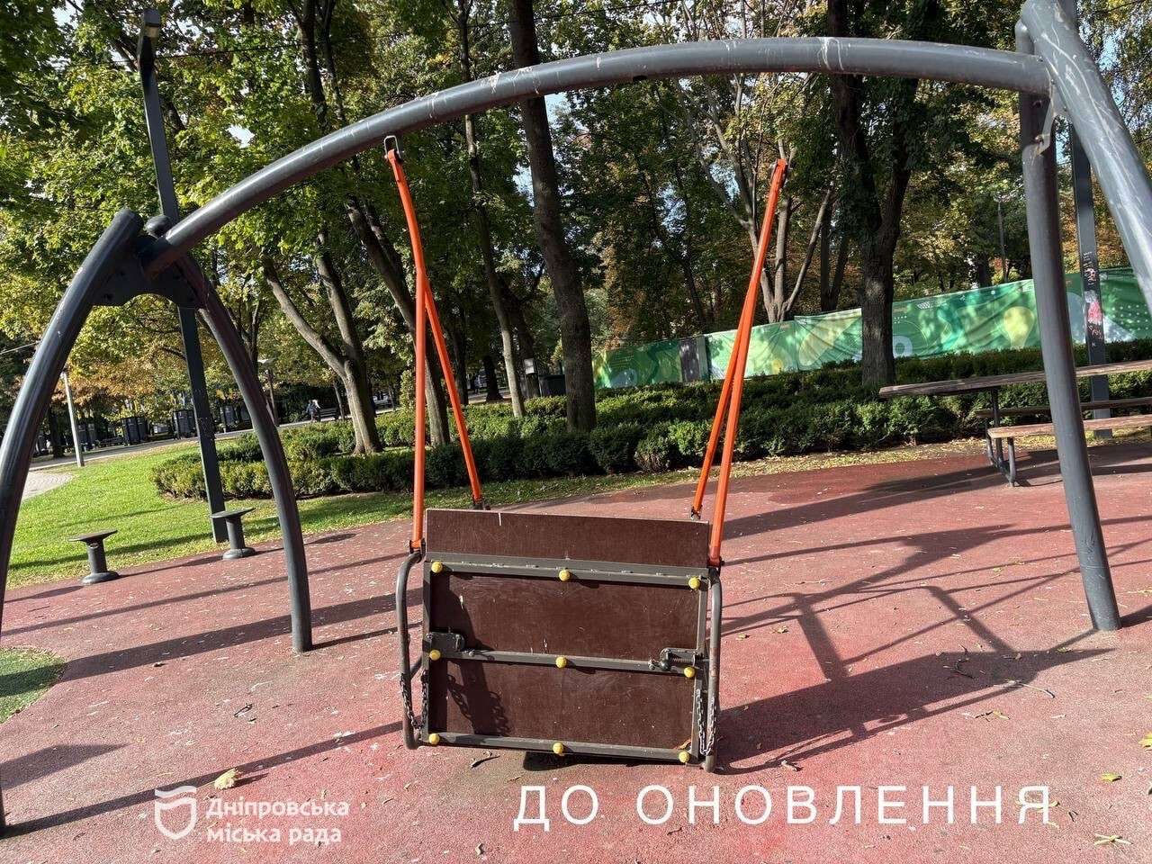 Ремонт инклюзивной и детской площадок в сквере Героев завершили