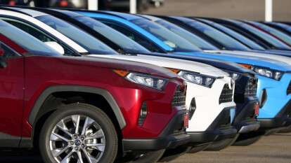 Нові авто на Дніпропетровщині: ціна найпопулярнішої моделі