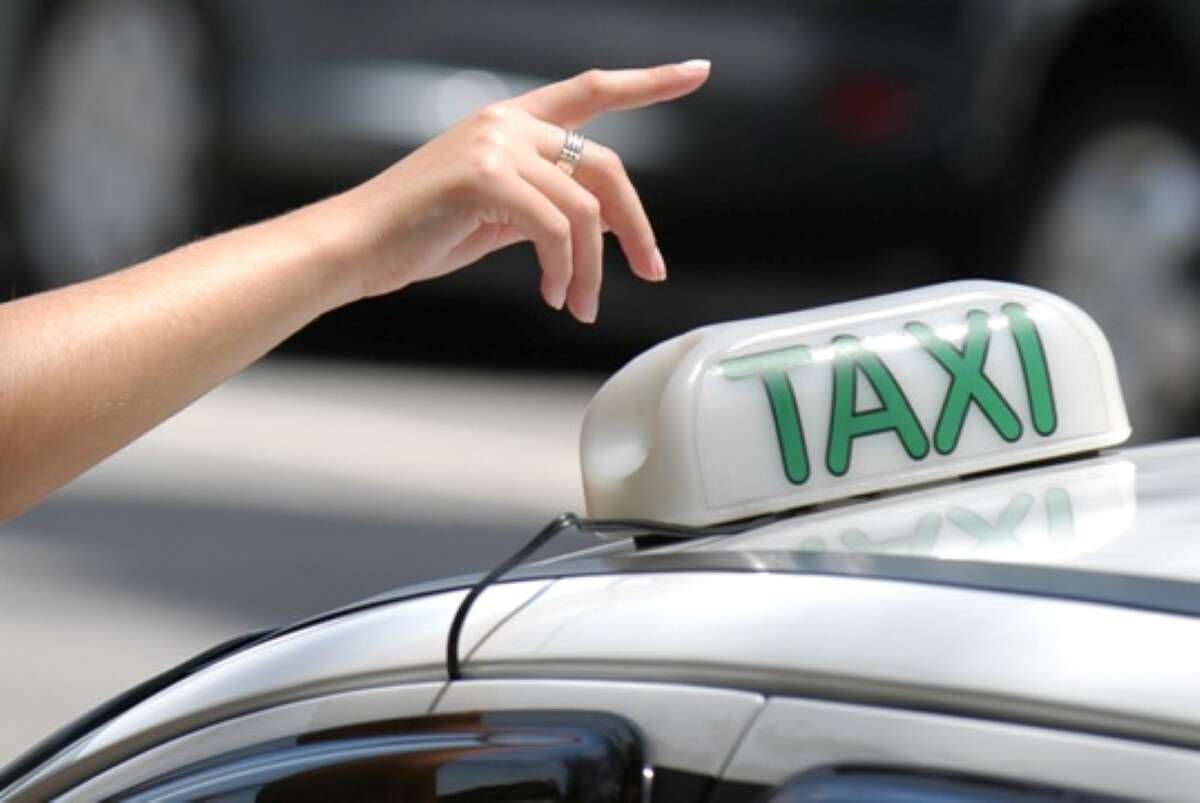 Як відбувається ліцензування таксі та відповідальність за нелегальні перевезення
У 2025 році легальна робота в сфері пасажирських перевезень на таксі в Україні є не лише вимогою закону, а й…