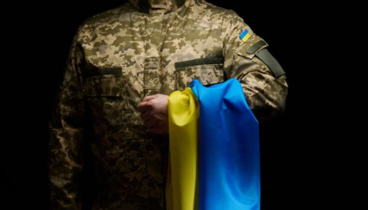 Хто з чоловіків старшого віку не підлягає призову
Чоловіки старше 60 років не підлягають призову на військову службу, за винятком вищого офіцерського складу, який може служити до 65…