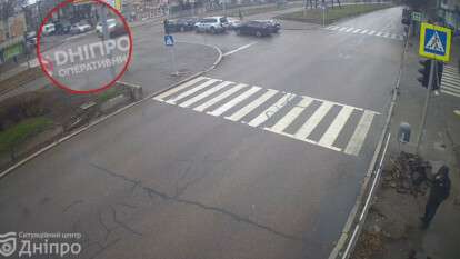 Серьезное ДТП на Александра Поля 24 ноября: Шевроле на скорости снес столб