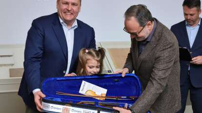 Діти загиблих захисників з Дніпра отримали омріяні музичні інструменти