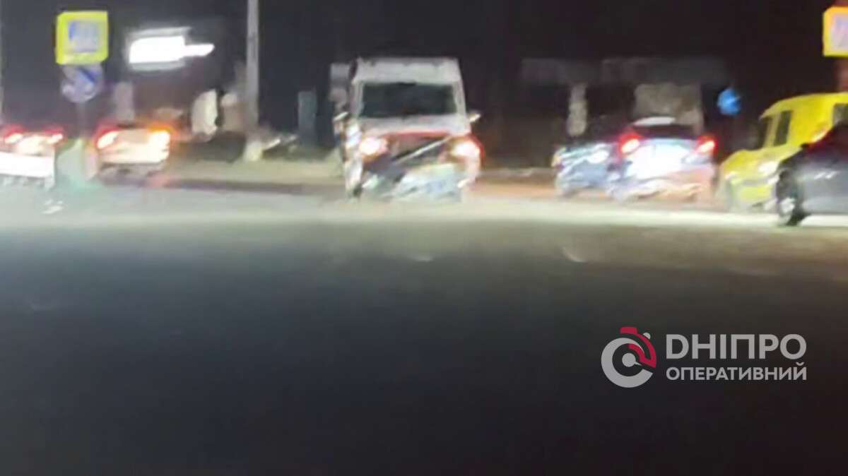 Автомобиль "скорой помощи" попал в аварию на Слобожанском проспекте: есть пострадавшие