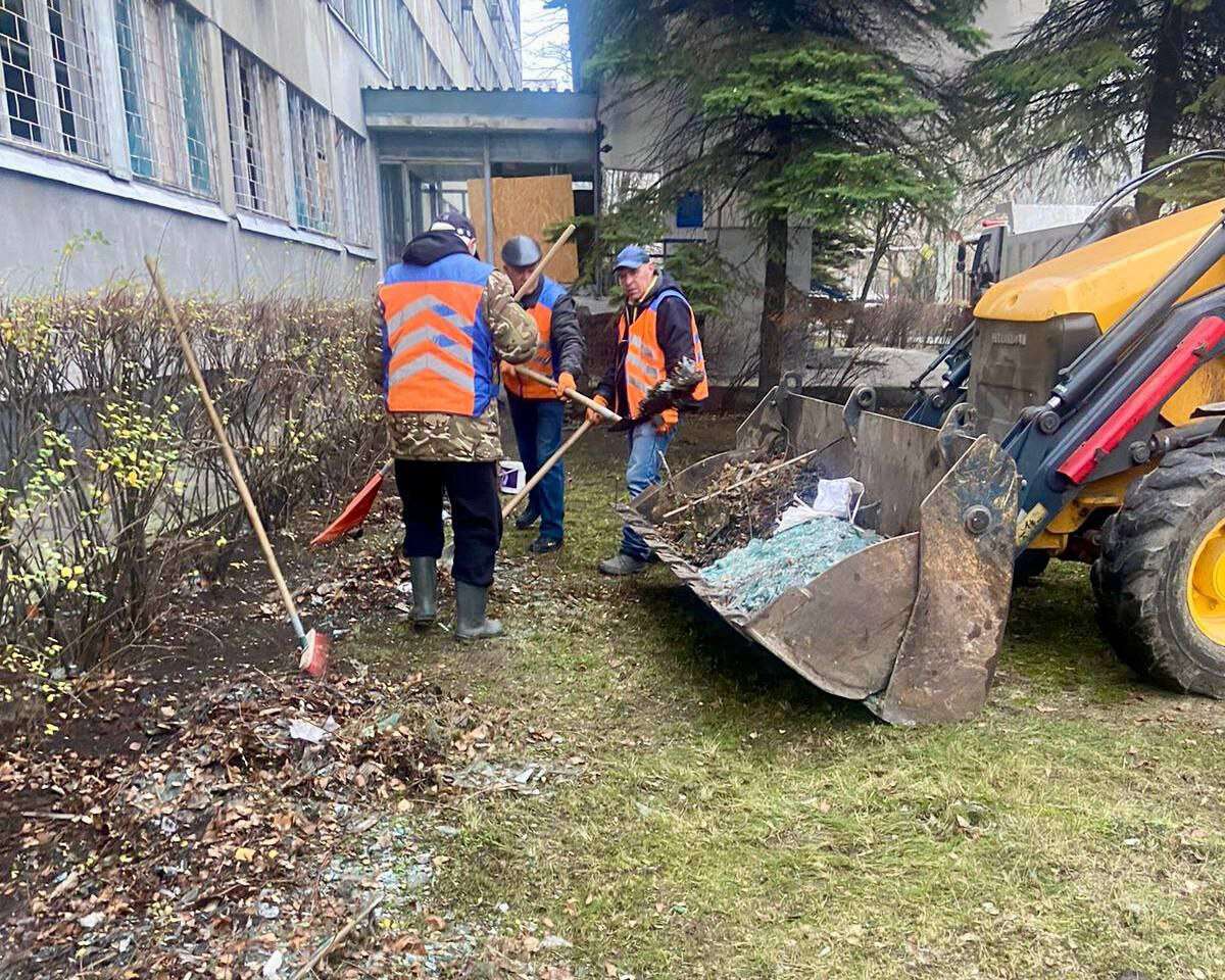"Щоразу мене вражають наші люди": Філатов розповів про хід ліквідації наслідків атаки рф на Дніпро
У Дніпрі триває ліквідація наслідків російської атаки, що сталася вранці 1 грудня. Міський голова Борис Філатов розповів про перебіг робіт,…