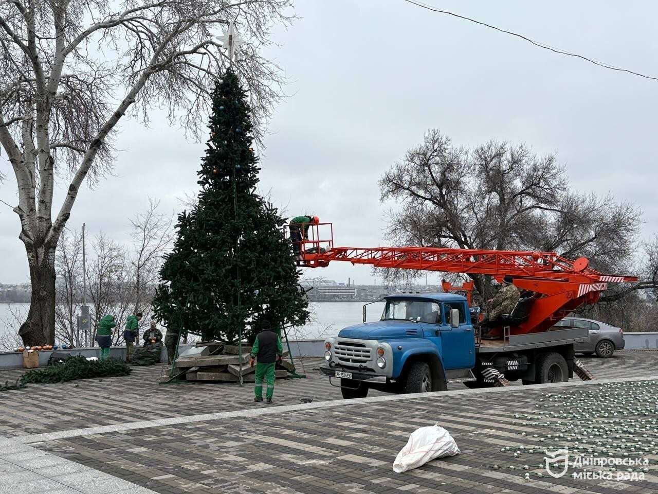 Днепр готовят к праздникам