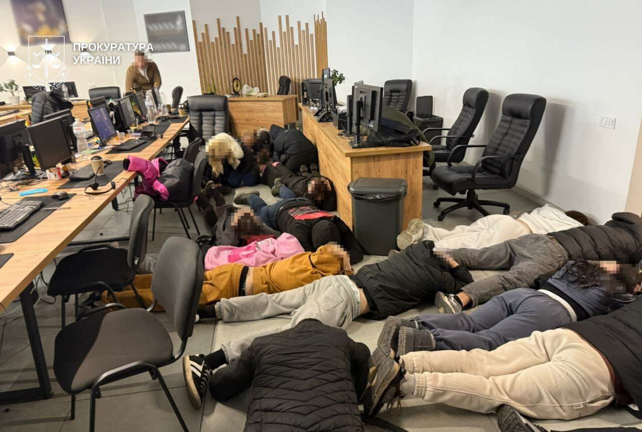 Накрили кол-центр в Дніпрі