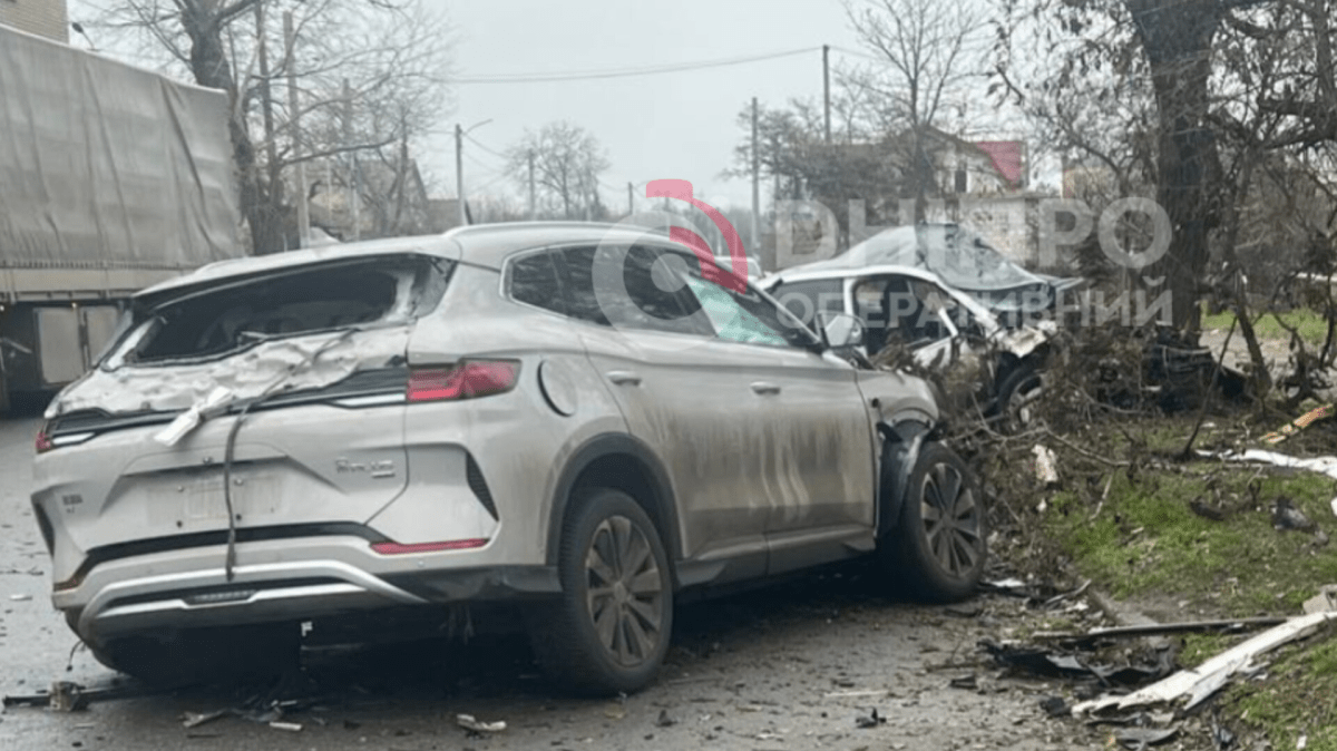 ДТП на ж/м Северный 17 декабря: вдребезги разбитые авто, пострадавшие и бутылка виски