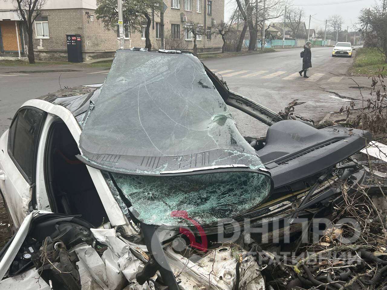 ДТП на ж/м Северный 17 декабря: вдребезги разбитые авто, пострадавшие и бутылка виски