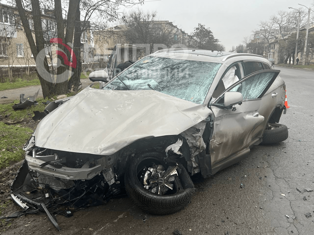 ДТП на ж/м Северный 17 декабря: вдребезги разбитые авто, пострадавшие и бутылка виски