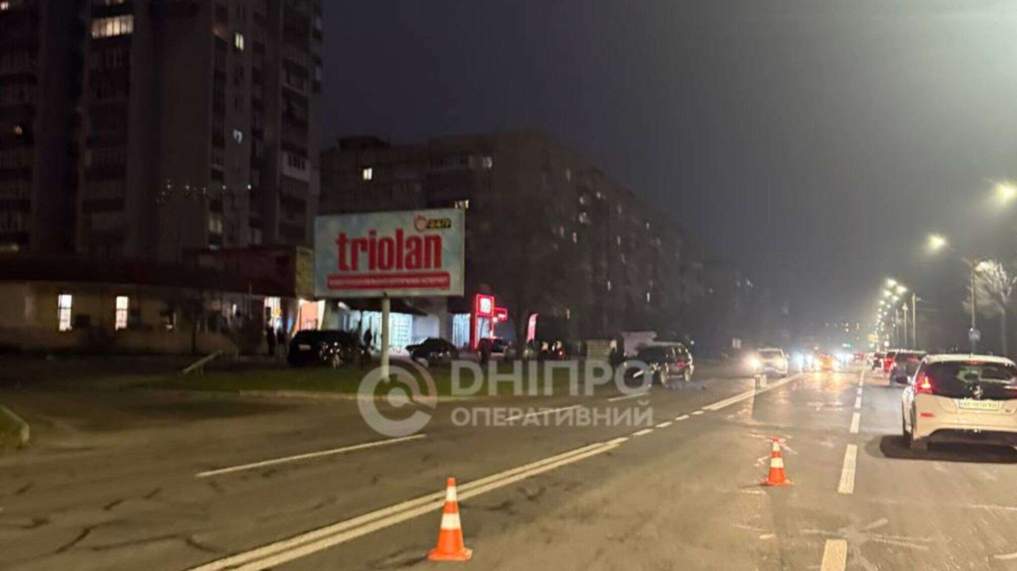 У Дніпрі на Метробудівській пішохід потрапив під колеса Toyota та загинув: відео моменту ДТП
У п'ятницю, 19 грудня, у Дніпрі на вулиці Метробудівській сталася смертельна дорожньо-транспортна пригода. Момент аварії зафіксували камери Ситуаційного цен