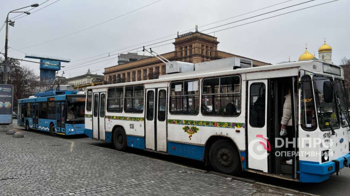 Робота громадського транспорту у Дніпрі 22 грудня: які зміни діють