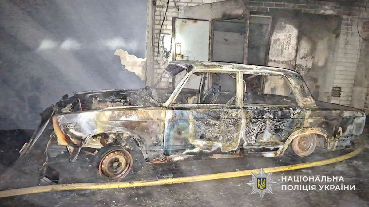 Горіло авто на вул. 93-ї Холодноярської Бригади 25 грудня: з'явилися подробиці
