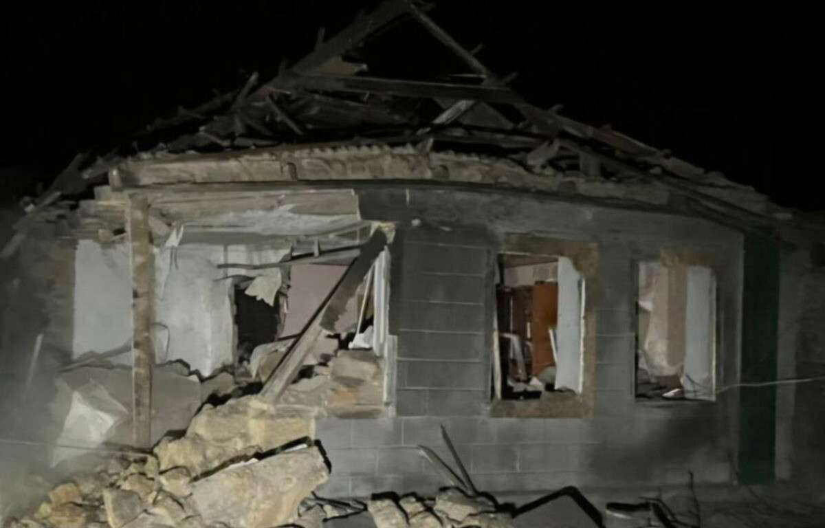 Дніпропетровщину атакували ворожі БпЛА та КАБ: як минула ніч на 27 грудня 2025
У Дніпрі ніч на суботу, 27 грудня, була спокійною. А от в області не вщухали ворожі обстріли, повідомляє “Дніпро Оперативний”…