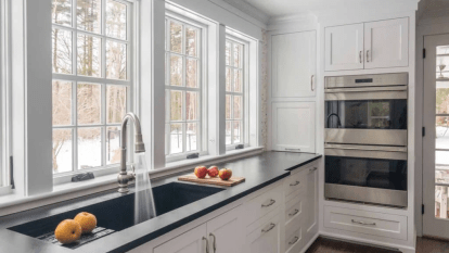 Випробування на міцність: як обрати поверхню, що витримає гарячу каву та дитячі експерименти