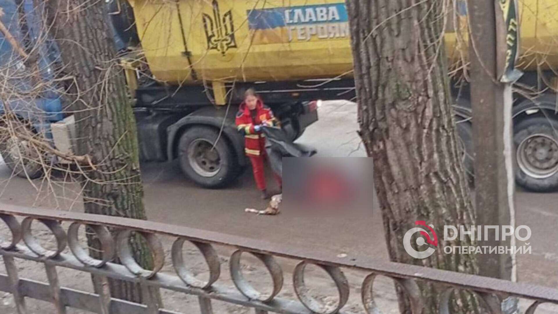 В Індустріальному районі Дніпра під колеса вантажівки потрапила жінка: подробиці
Вранці суботи, 3 січня, у Дніпрі на одній з вулиць Індустріального району сталася дорожньо-транспортна пригода, внаслідок якої загинула жінка. Деталі…