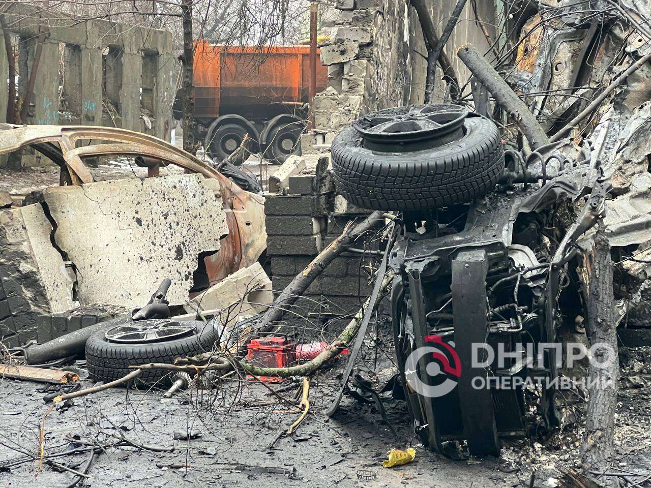 Атака на Дніпро у ніч на 7 січня 2026 - кадри з місця події