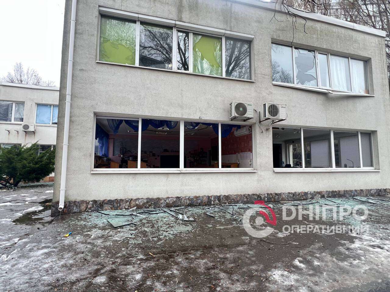 Атака на Дніпро 6 січня 2026 - серйозних пошкоджень зазнали заклади освіти: фото