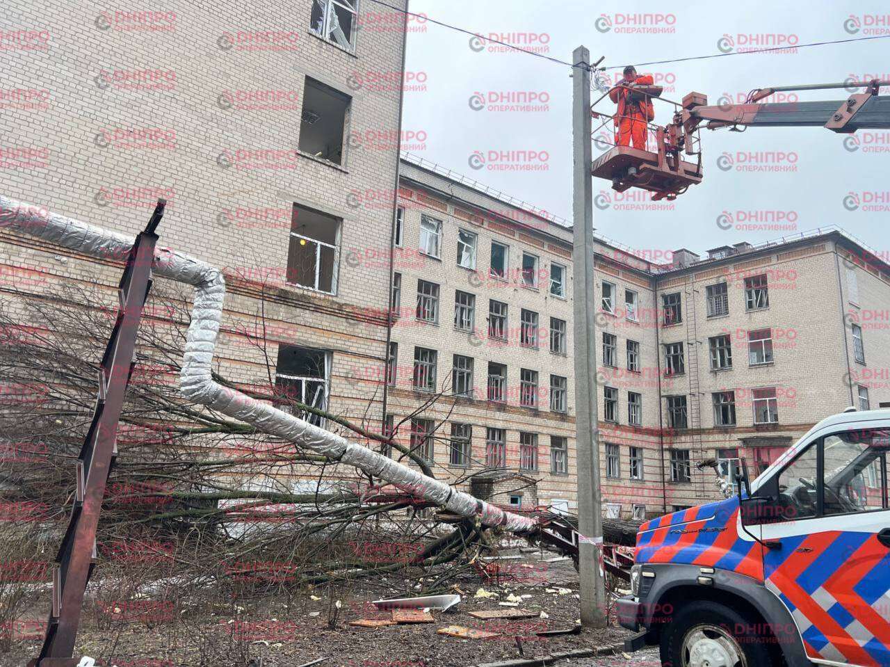 Атака на Днепр 6 января 2026 года - серьезные повреждения получили учебные заведения: фото