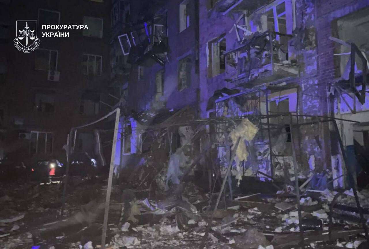 Кривий Ріг увечері атакували “Іскандерами”: є поранені
Увечері в четвер, 8 січня, росіяни вдарили по Кривому Рогу двома балістичними ракетами «Іскандер». На жаль, не минулося без постраждалих,…