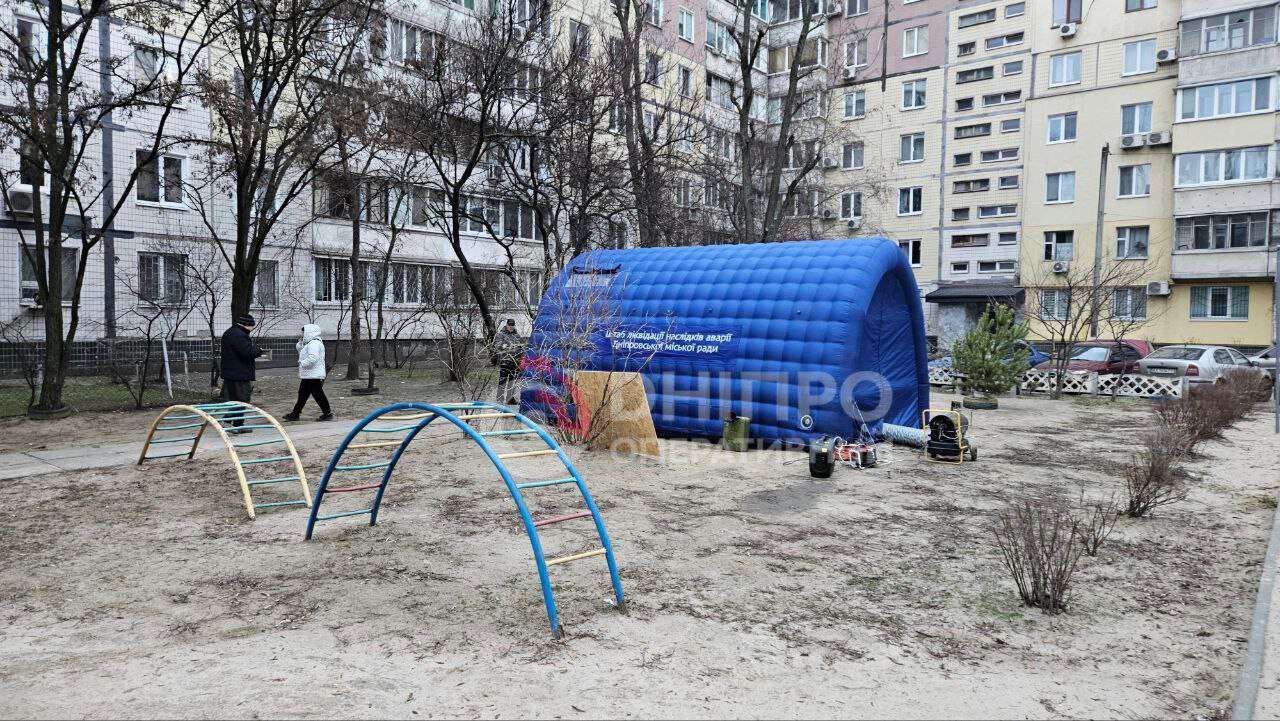 Атака на Дніпро вночі 10 січня: постраждали багатоповерхівки - кадри з місця