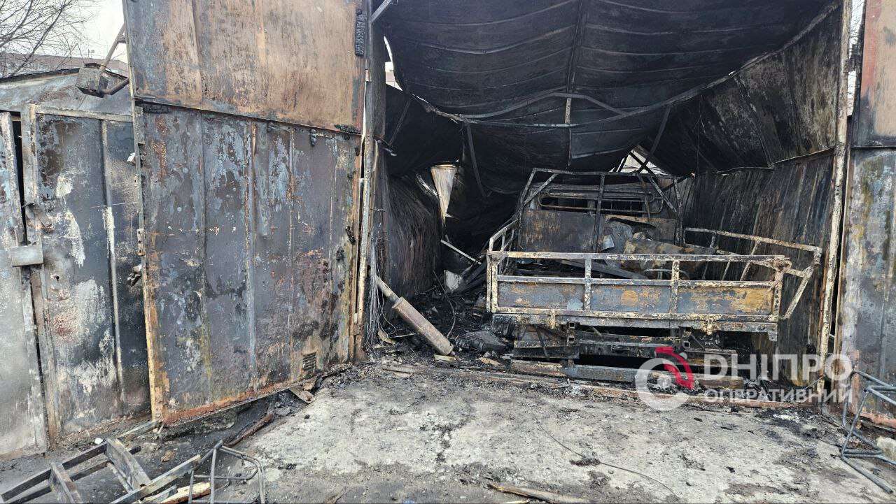 Атака на Дніпро вночі 10 січня: постраждали багатоповерхівки - кадри з місця