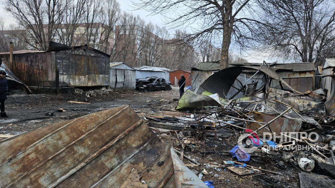 Атака на Дніпро вночі 10 січня: постраждали багатоповерхівки - кадри з місця