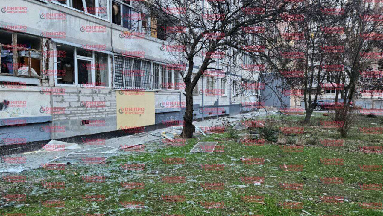 Атака на Дніпро вночі 10 січня: постраждали багатоповерхівки - кадри з місця