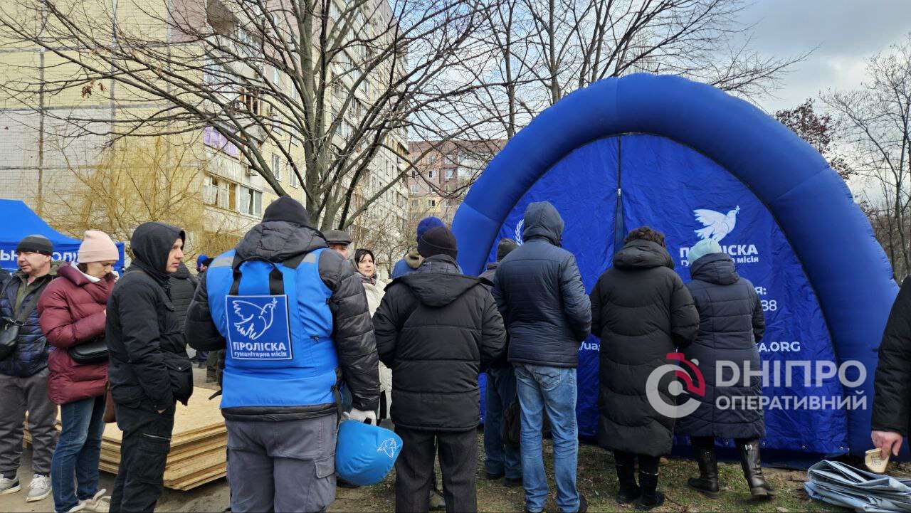 Атака на Дніпро вночі 10 січня: постраждали багатоповерхівки - кадри з місця