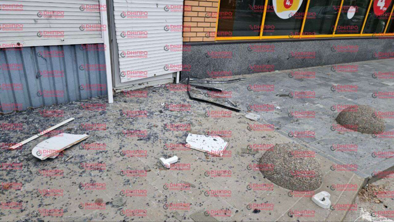 Атака на Днепр ночью 10 января: пострадали многоэтажки - кадры с места